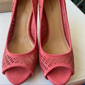 Coral colored heel
